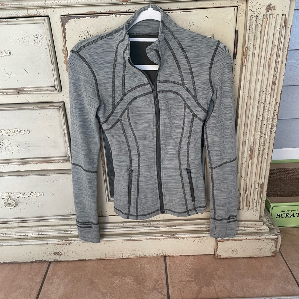 Lululemon Define
